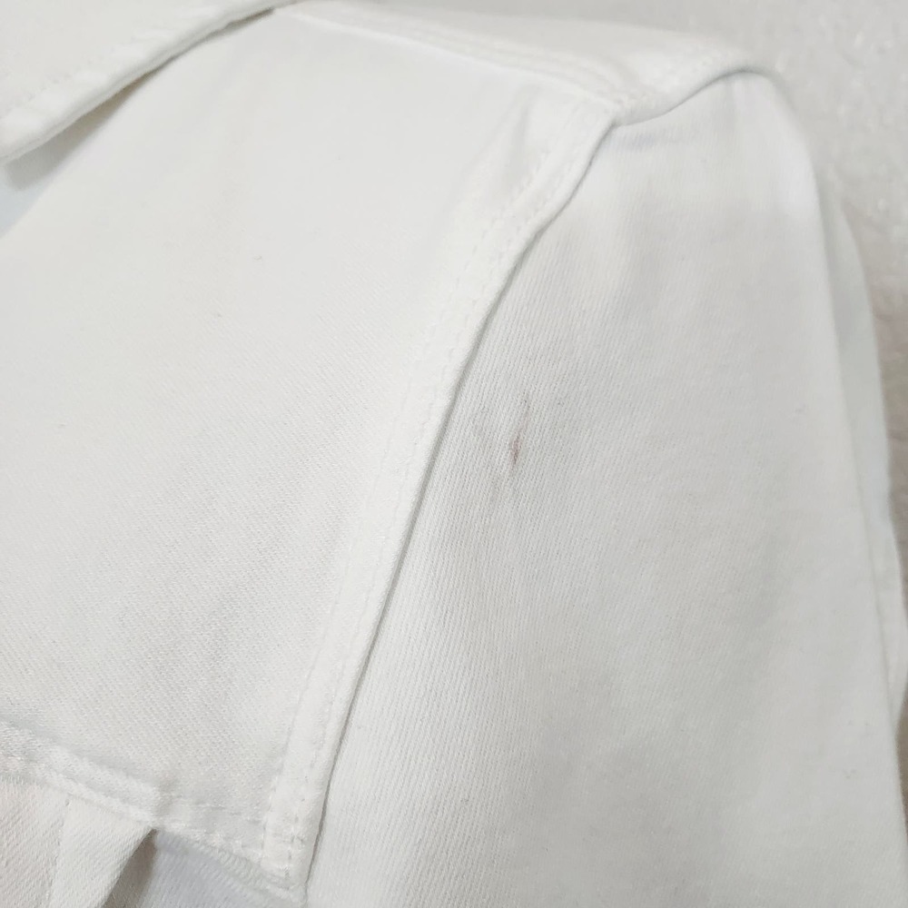 Women's White Denim Jacket - Picture 14 of 14